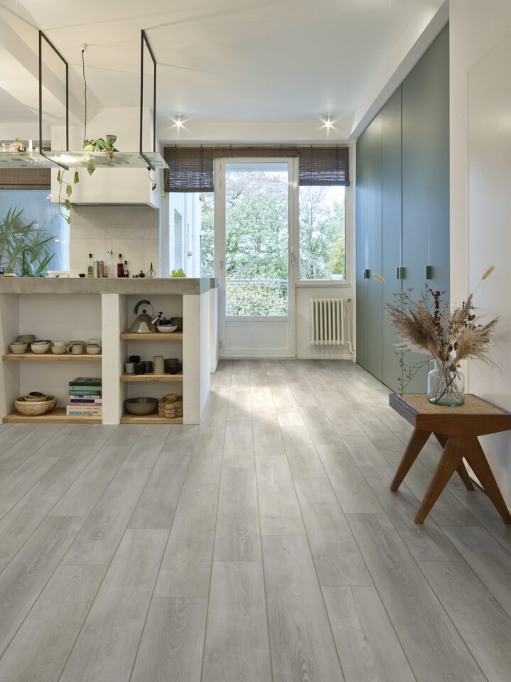 Coretec Naturals Haze (50 LVPE 855) + Aneto (backsplash   50 LVTE 3473)