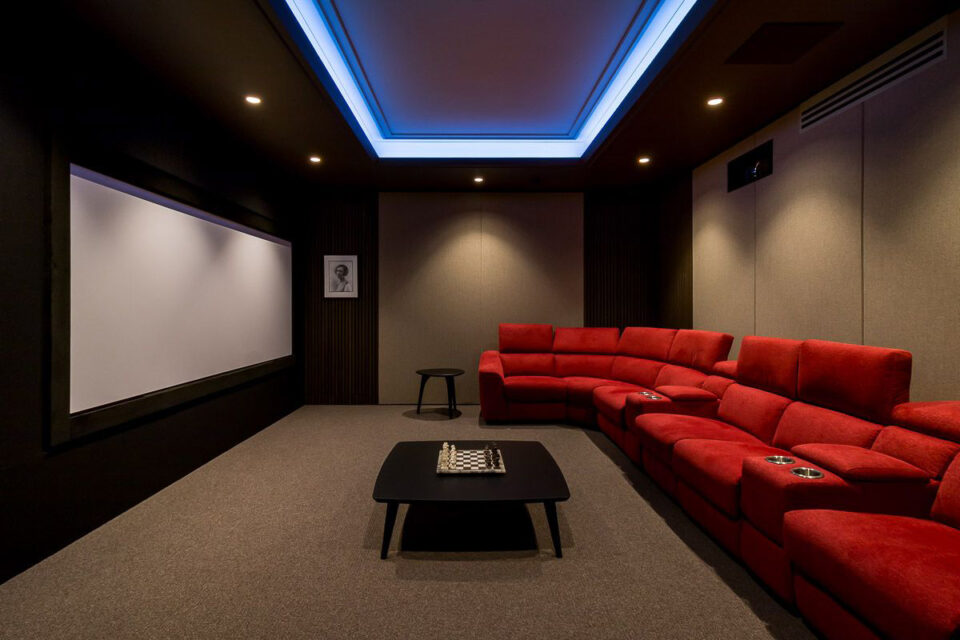Oaks Flooring cinema magnolia