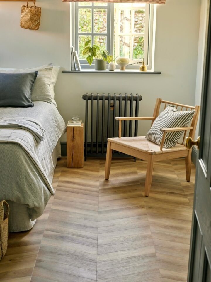 Amtico dc527 buxton oak chevron